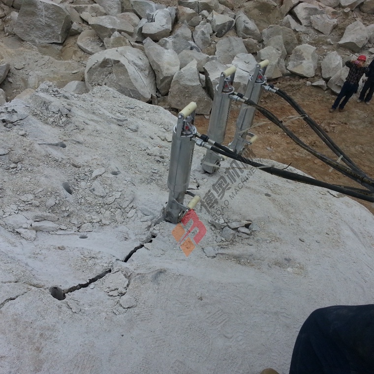 咸阳尔易金属制造集团(3G网站)FL90A手動岩石劈裂(lie)機