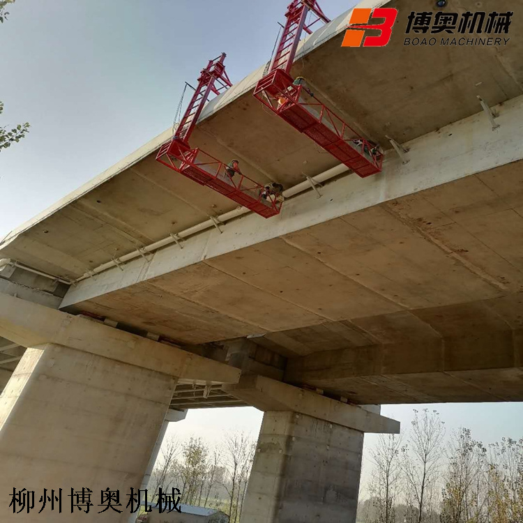 橋梁PVC排水(shui)管安裝設(she)備現場圖(tú)片