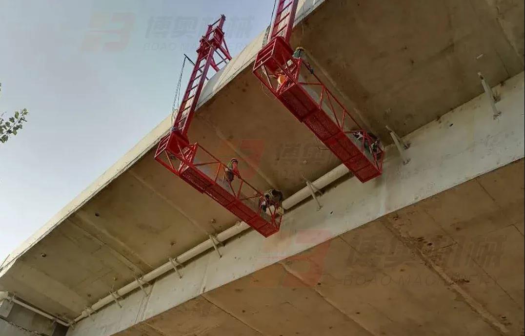 高架(jia)橋集中橋(qiao)梁排水管(guǎn)安裝設備(bei)