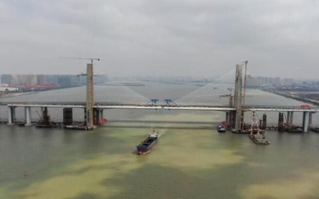 創造衆多(duō)“世界第一”，福(fu)廈高鐵安海(hǎi)灣大橋合龍(lóng)