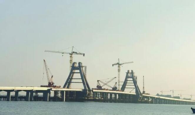 北海市西(xi)村港跨海大橋(qiáo)主橋順利合龍(long)