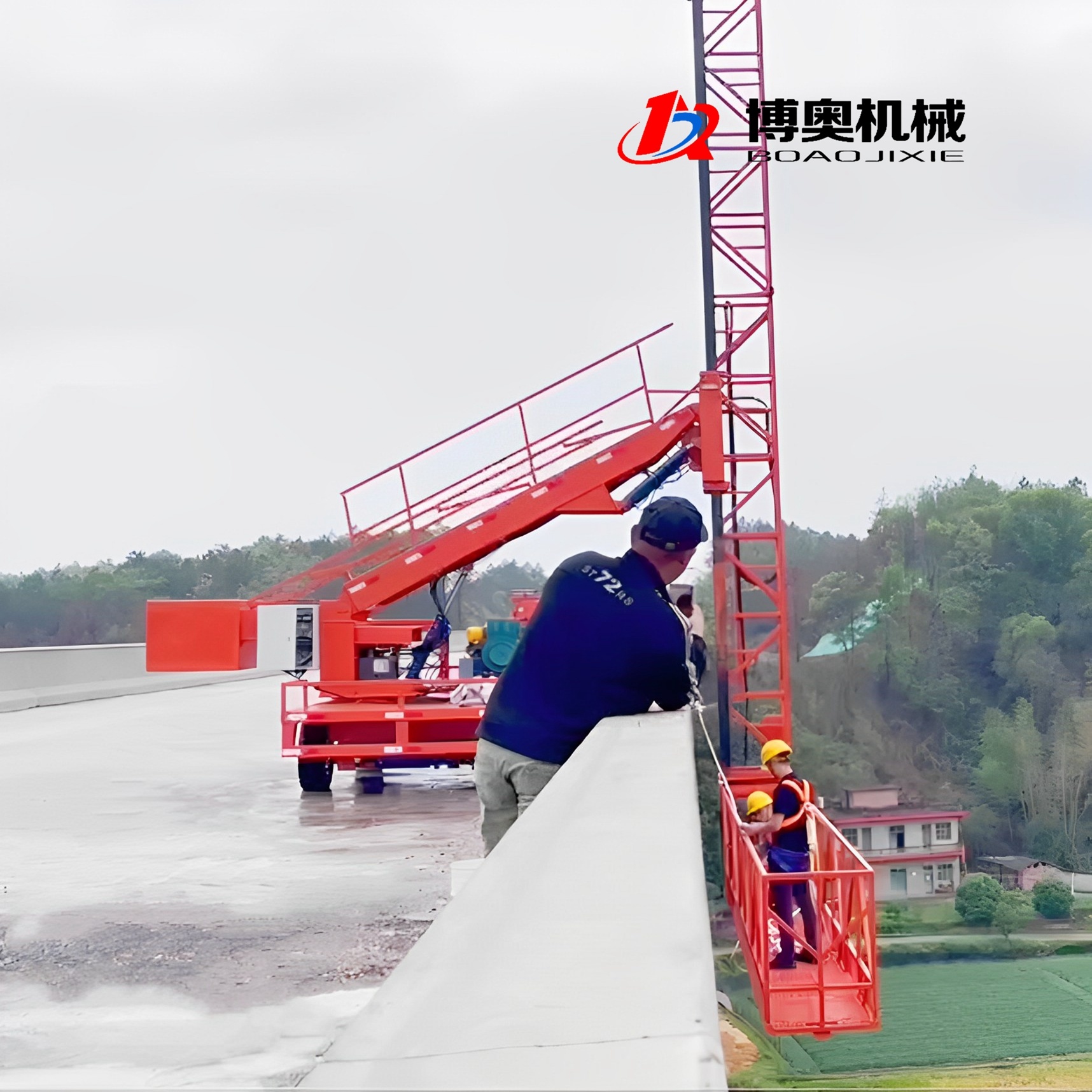 M60可跨越防抛網(wǎng)的液壓橋梁排水(shuǐ)管側邊安裝設備(bèi)_檢修車