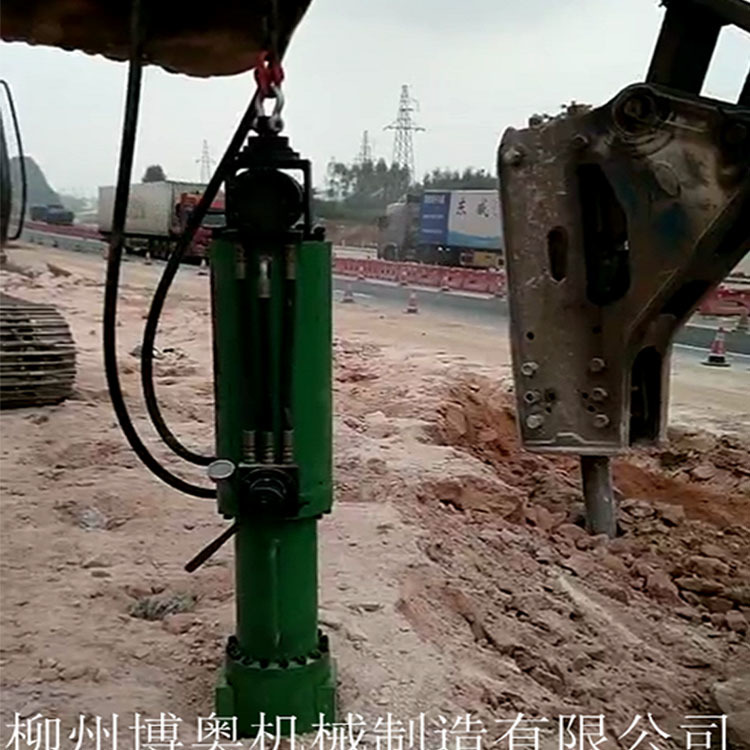 咸阳尔易金属制造集团(3G网站)大(da)型機載(zai)岩石劈(pī)裂機