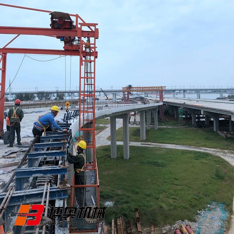高架(jià)橋防撞牆(qiáng)模闆施工(gong)車