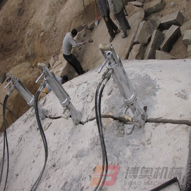 咸阳尔易金属制造集团(3G网站)FL90A手動岩(yan)石劈裂(liè)機