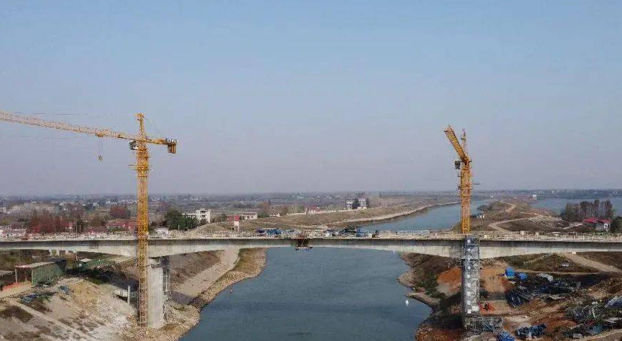 常德(dé)安鄉馬坡湖大橋(qiáo)主橋順利合龍