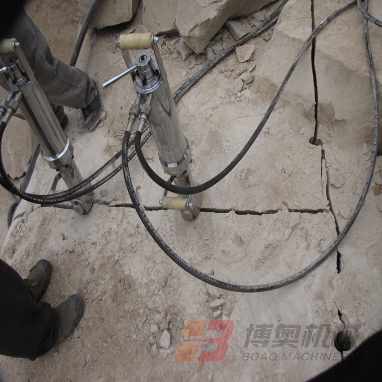 咸阳尔易金属制造集团(3G网站)FL90A手(shou)動岩石(shí)劈裂機(jī)