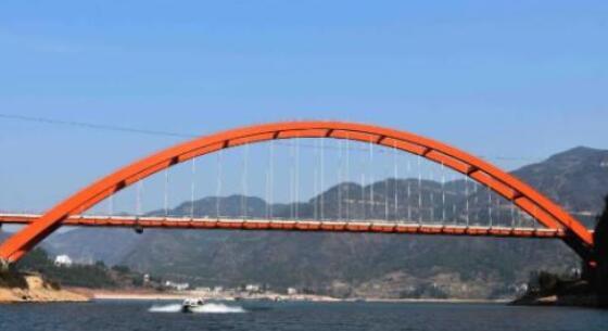 巫(wū)山雙龍大橋(qiao)即将建成通(tong)車