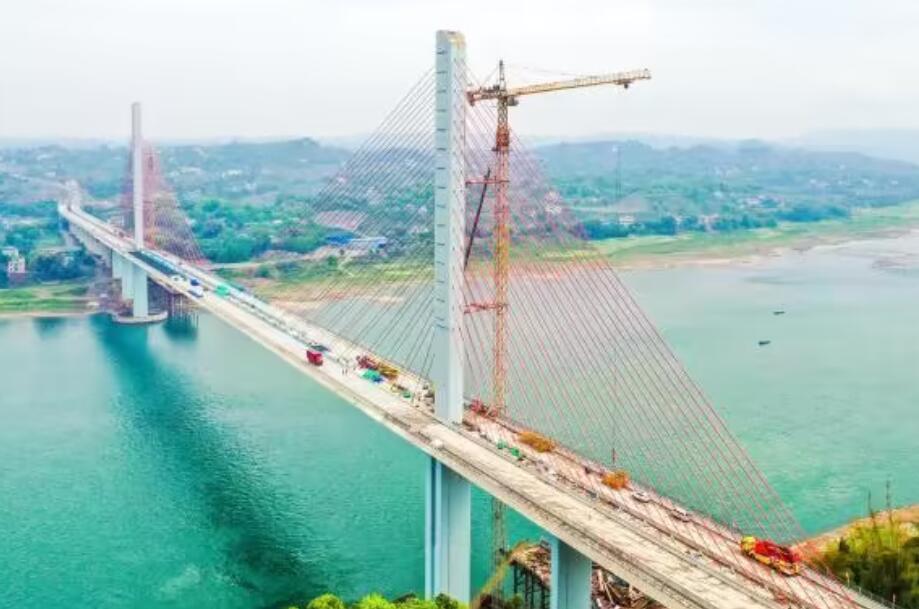 泸(lú)州市白(bái)沙長江(jiang)大橋全(quán)力沖刺(cì)在5月份(fèn)實現通(tōng)車運行(hang)