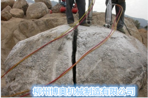 岩(yán)石劈裂機解(jie)決安徽采石(shí)難題/劈裂機(ji)價格