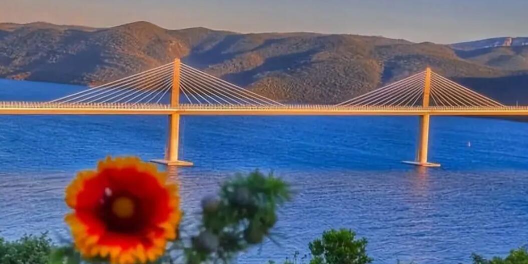 中鐵(tiě)寶橋再(zai)獲橋梁(liáng)國際大(da)獎“古斯(sī)塔夫•林(lín)德撒爾(ěr)”獎