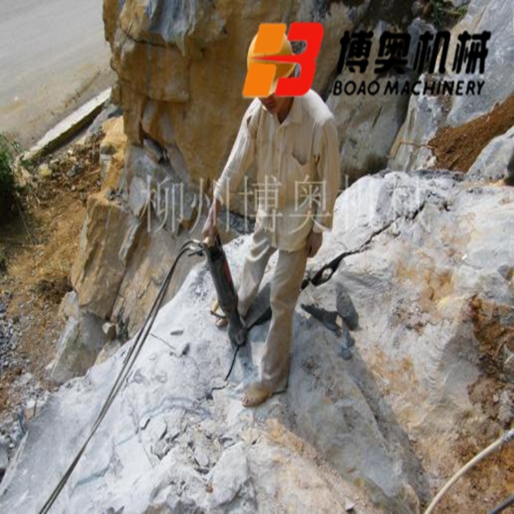 礦山破石劈裂(lie)機設備